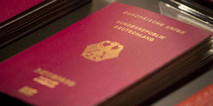 Almanya'da 131 bin kişiye vatandaşlık verildi