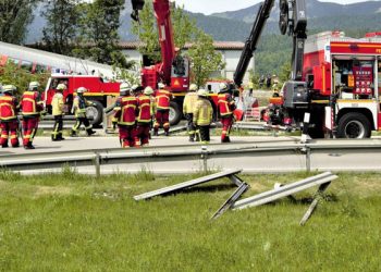 Almanya’da tren kazası: En az dört kişi yaşamını yitirdi