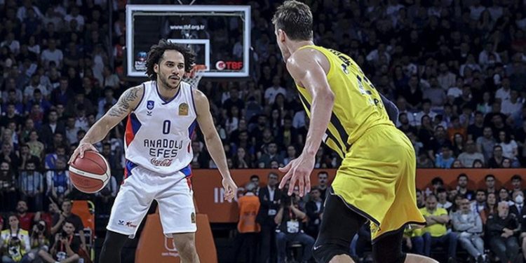 Anadolu Efes seriyi son maça taşımayı, Fenerbahçe Beko şampiyonluğu hedefliyor