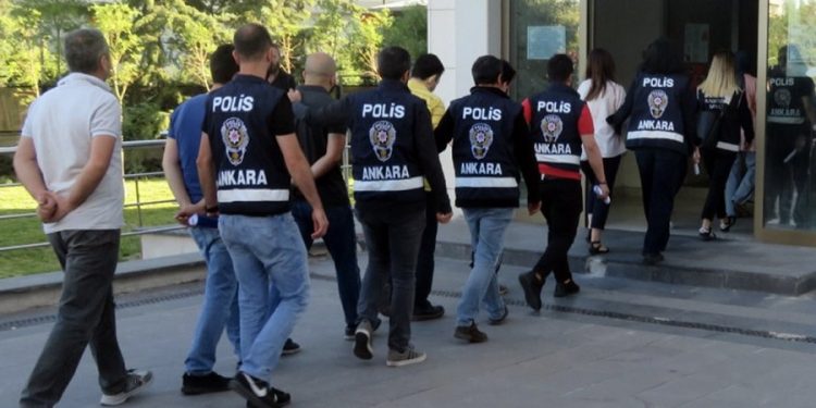 Ankara merkezli 12 ilde cemaat operasyonu: 30 gözaltı