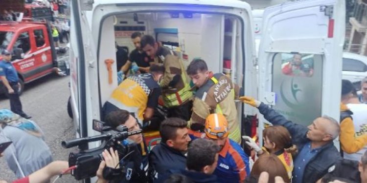 Ankara'da sağanak yağış: Bir kişi hayatını kaybetti, bir kişiyi arama çalışmaları sürüyor