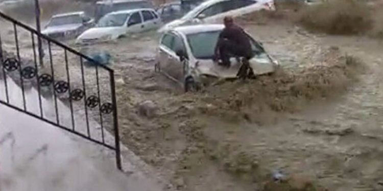 Ankara'daki ilk ve orta dereceli okullar yarın tatil