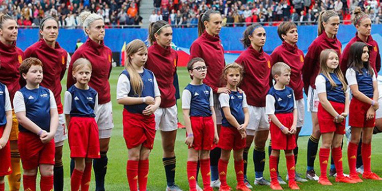 Anlaşma imzalandı; İspanya'da kadın milli futbolcular, erkeklerle aynı ekonomik şartlara sahip oldu