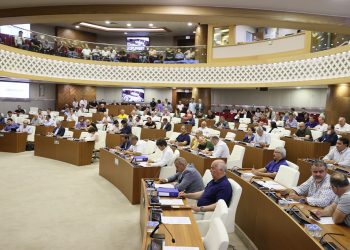 Antalya Büyükşehir Belediyesi, yandaş vakıflara verilen yurtları geri aldı