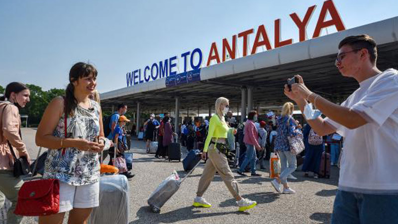 Antalya'ya gelen turist sayısı yüzde 223 arttı