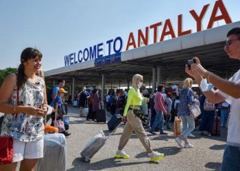 Antalya'ya gelen turist sayısı yüzde 223 arttı