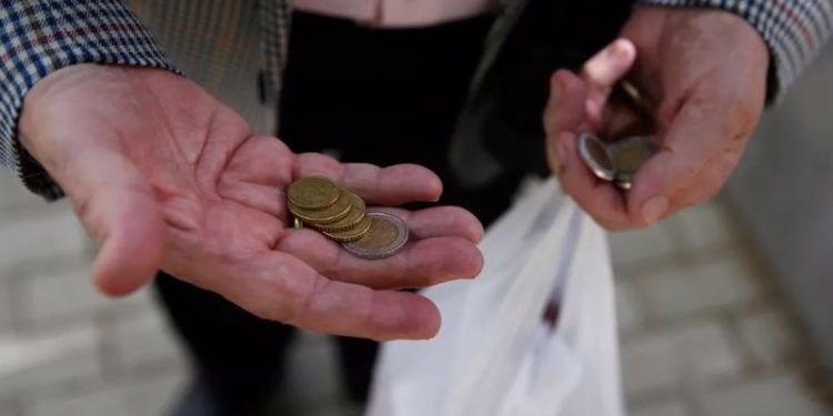 Araştırma: 'Hayat standardımız düştü' diyenlerin oranı yüzde 81,8