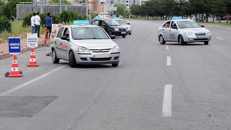 Artan maliyetler karşısında sürücü kursları kapanma noktasında