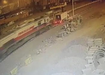 Arızalanan lokomotif işçilere çarptı: 1 ölü, 2 yaralı