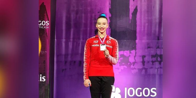 Ayşe Begüm Onbaşı, dünya ikincisi oldu!