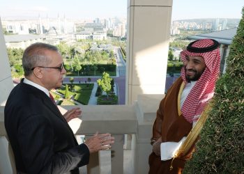 Babacan: Faiz ne talimatla ne veliahtla düşer