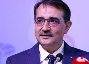 Bakan Dönmez: 2030'a kadar elektrikli araç şebeke altyapısı için 1 milyar dolarlık yatırım yapılacak