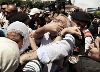 Barış Anneleri'ne Çağlayan Adliyesi önünde gözaltı