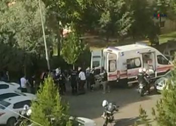 Batman’da cinnet geçiren polis, eşi ve çocuğunu vurup intihar etti