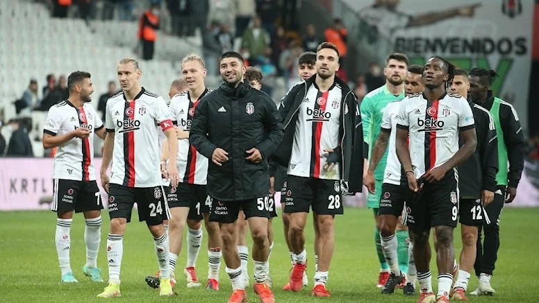 Beşiktaş’tan ayrılan yıldızlara ezeli rakiplerden yakın markaj!