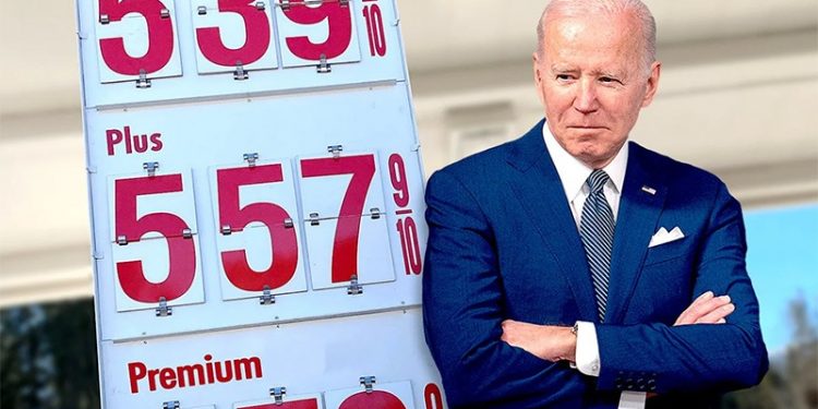 Benzin fiyatları yüzünden Beyaz Saray ve petrol şirketleri birbirine girdi