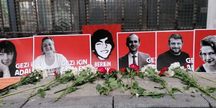 Berkin Elvan, vurulduğu yerde anıldı: 'Berkin'imizi bizden alan katil 16 yıl hapis cezası almasına rağmen bugün hala sokakta '