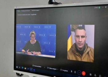 Berlin Belediye Başkanı  Giffey ile görüşen kişinin Kiev Belediye Başkanı Klitschko olmadığı ortaya çıktı