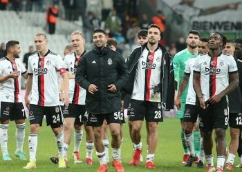 Beşiktaş’tan ayrılan yıldızlara ezeli rakiplerden yakın markaj!