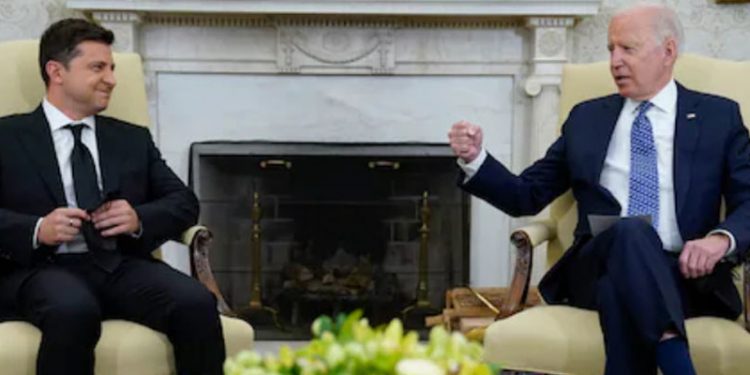 Biden: Ukrayna lideri Zelenski, ABD'nin Rus işgali ile ilgili uyarılarını duymak istemedi
