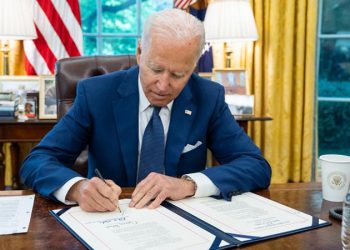 Biden, Ukrayna’ya gelişmiş roket sistemleri içeren yeni silah paketini resmen duyurdu