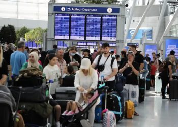 Bild: Almanya, havalimanlarındaki eksikliği gidermek için Türkiye'den binlerce geçici personel alabilir