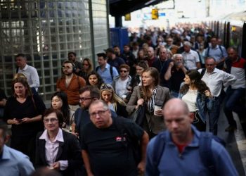 Birleşik Krallık'ta son 30 yılın en büyük grevi: Ulaşım felç oldu