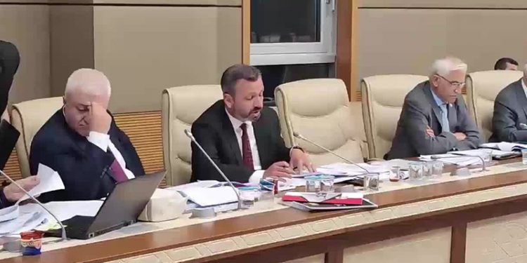 Burak Erbay: ‘Seçimlerin yaklaştığı bir dönemde sosyal medyayı baskı altına almak istiyorlar’