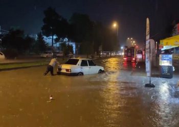 Burdur’da 30 evi su bastı, 1 ölü; Meteoroloji’den sağanak yağış ve sel uyarısı yapıldı