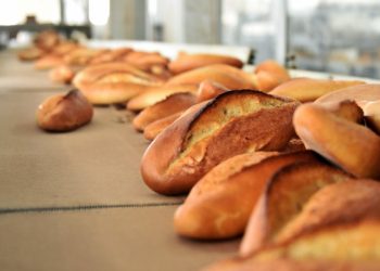 Bursa'da ekmeğe zam! 4 liraya satılacak