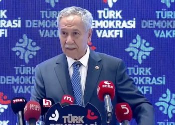 Bülent Arınç: 'Kral çıplak' demenin zamanıdır