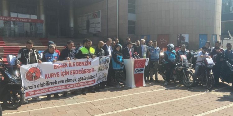 CHP'li Ağbaba: Ülkedeki gençlerin yarısını motokurye yaptık, her meslekten motokuryemiz var