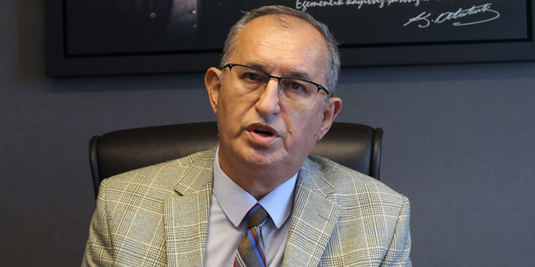 CHP'li Sertel yeni görüntü paylaştı: 'Son padişah RTE' yazılı araç Meclis'e alınmamış