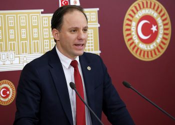 CHP’li Deniz Yavuzyılmaz ifşa etti: PTT’de ‘iş sözleşmeli’ vurgun!