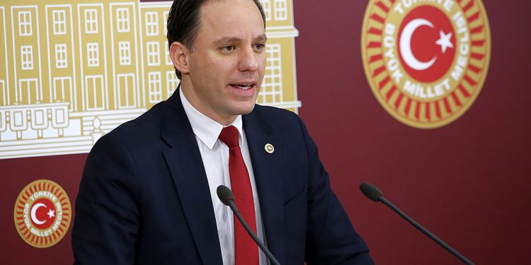 CHP’li Deniz Yavuzyılmaz ifşa etti: PTT’de ‘iş sözleşmeli’ vurgun!