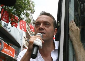 Cem Uzan: Haziran 2023'te T&uuml;rkiye'ye cumhurbaşkanı olacağım