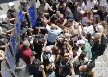 Cumartesi Anneleri'ne Galatasaray Lisesi önünde polis müdahalesi: Gözaltılar var