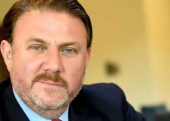 Cumhurbaşkanı Başdanışmanı Yiğit Bulut, Arınç'ı hedef almak isterken Erdoğan'ı eleştirdi