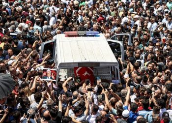 Cüneyt Arkın son yolculuğuna uğurlandı