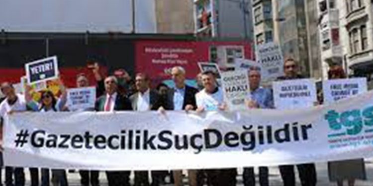 Dava Gözlem Raporu: Mayısta 37 gazeteci hâkim karşısına çıktı