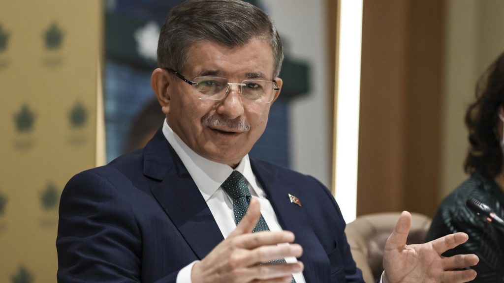 Davutoğlu’ndan iktidara: Yanlış yoldasınız vazgeçin