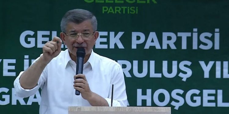 Davutoğlu'ndan Bahçeli'ye kendi memleketinden yanıt: Allah'tan başka kimseden korkmam