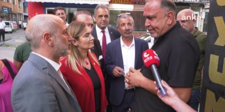 Dersimli kuyumcu: Kadınlar ağlayarak alyanslarını satıyor