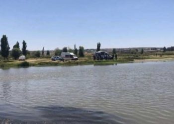 Dicle Nehri'ne giren üç liseli boğuldu