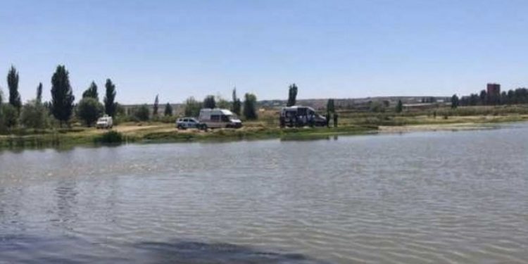 Dicle Nehri'ne giren üç liseli boğuldu