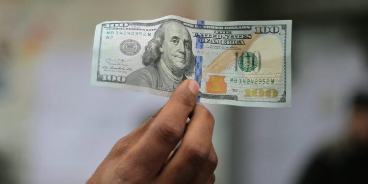 Dolar yükselmeye devam ediyor; 16,60’a dayandı