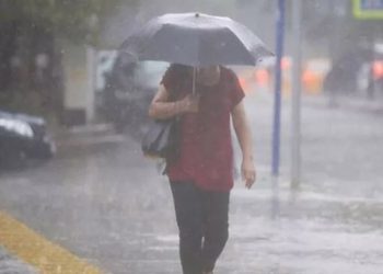 Düzce'de sağanak nedeniyle engelli ve hamile kamu görevlilerine izin