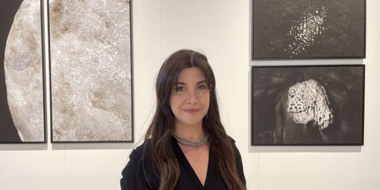 Ebru Ceylan'ın 'Dünyanın Gecesi' fotoğraf sergisi açıldı