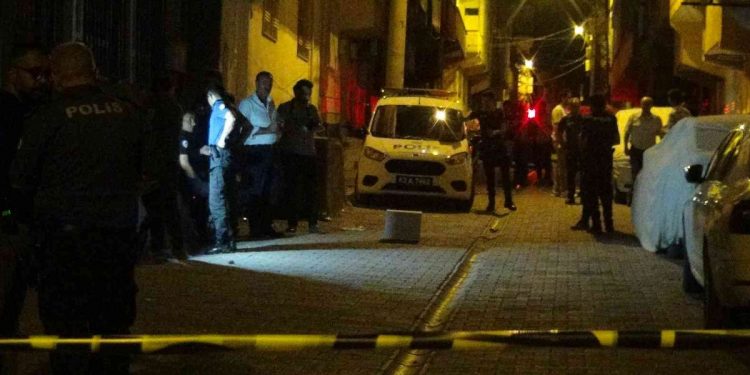 Ekonomik kriz çıldırttı: Baba bir oğlunu öldürdü, diğerini yaraladı