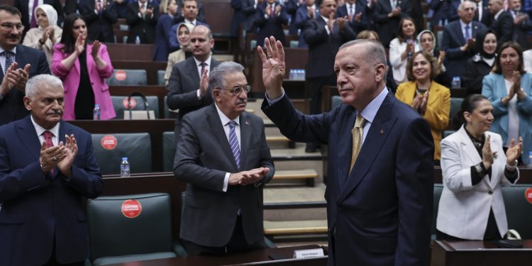 Elif Çakır: AK Parti iktidarı ve mutlu azınlığı ekonomik krizden etkileninceye kadar, enflasyondaki artışı görmezden gelmeye devam edecekler